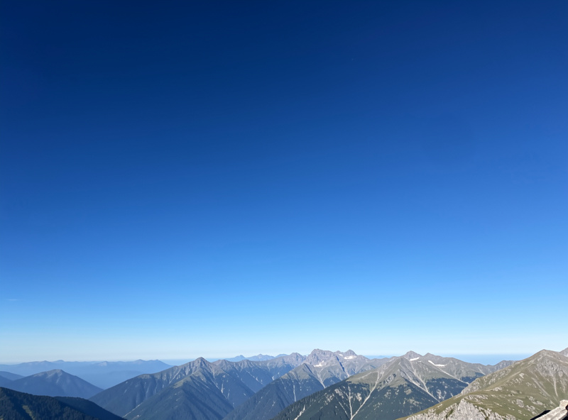 Wide-angle sky showing uneven polarization with a darker band on one side of the frame